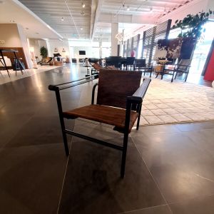 Cassina LC1 fauteuil bruin 