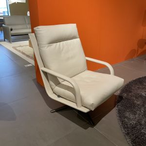 Leolux Kudo Two fauteuil wit 