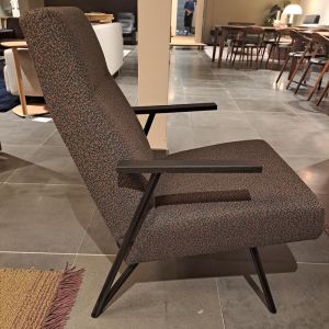 Cloak Shell fauteuil met poef  