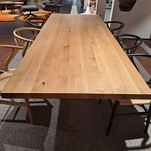 Riva 1920 Liam eettafel eik 