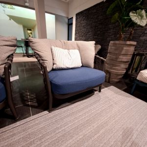 B&B Italia Erica fauteuil outdoor antraciet blauw wit 