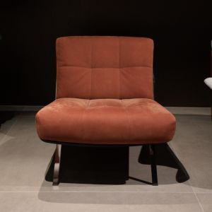 Minotti Daiki fauteuil zonder arm bruin cognac 