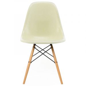 Vitra Eames Fiberglass Side Chair DSW stoel 