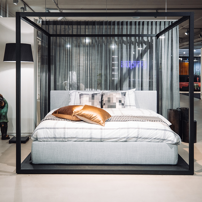 Maxalto Alcova bed